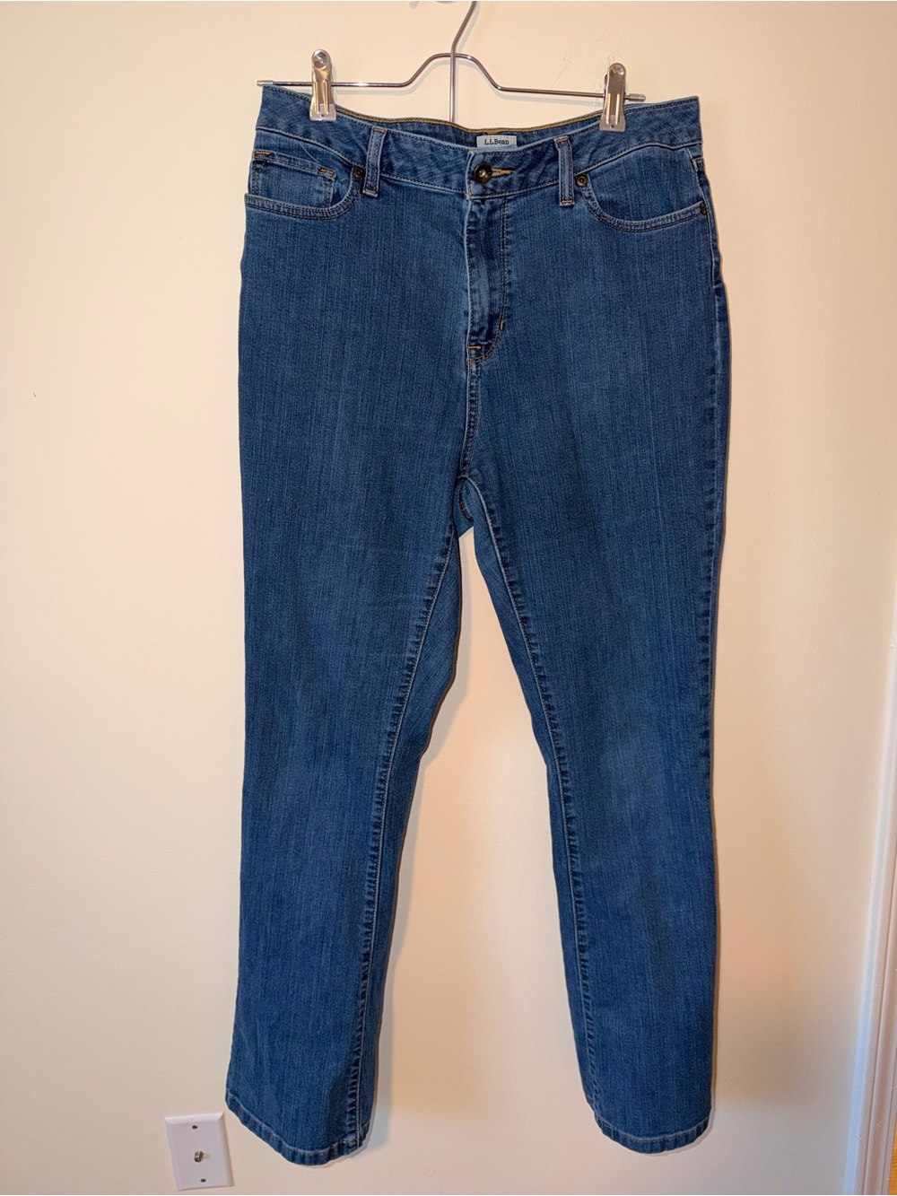L.L. Bean Women's Straight Leg Jeans in Deep Blue Wash